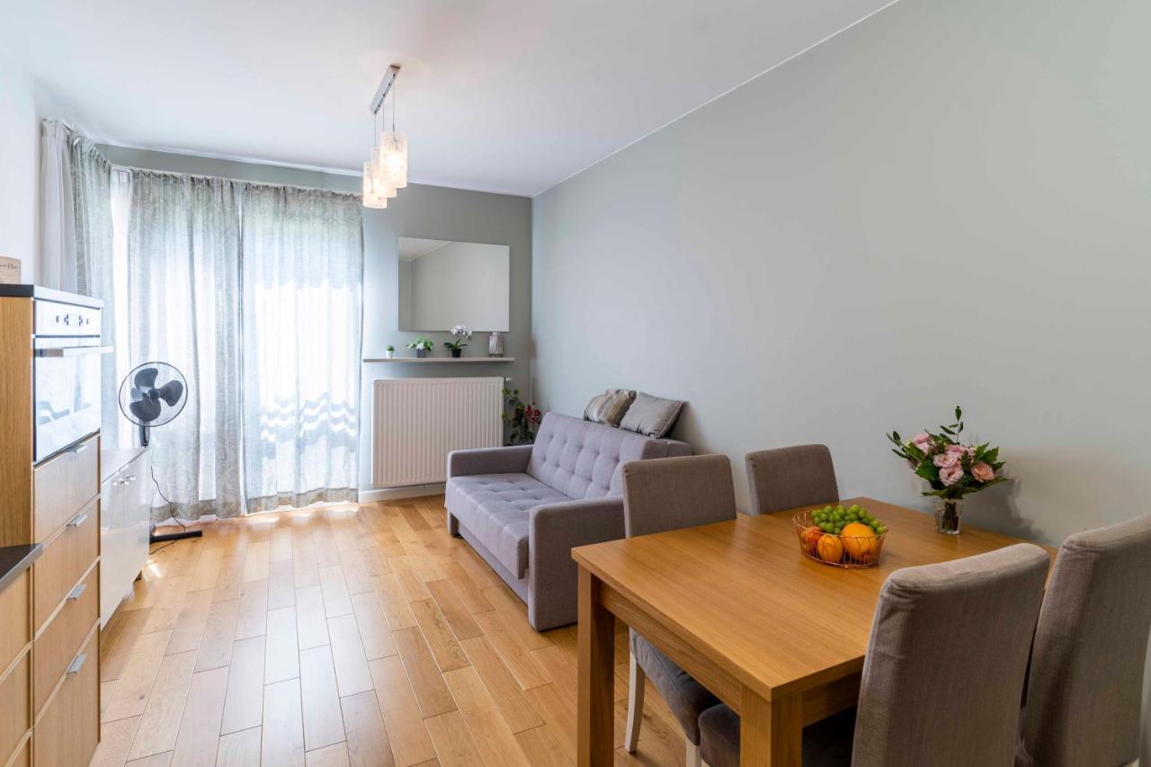 FIRST -- Green Żoliborz apartment 1 Warschau Buitenkant foto